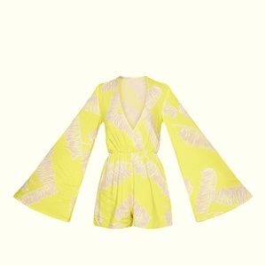 PRETTYLITTLETHING Petite Lime Flare Sleeve Plunge Romper size 4.